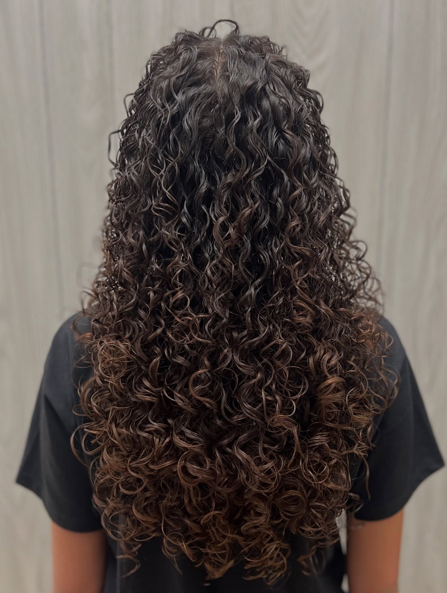 AleJr Salon hairstyle gallery image 7